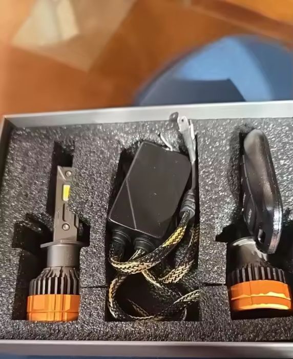 LED лампа Н7 три кольора