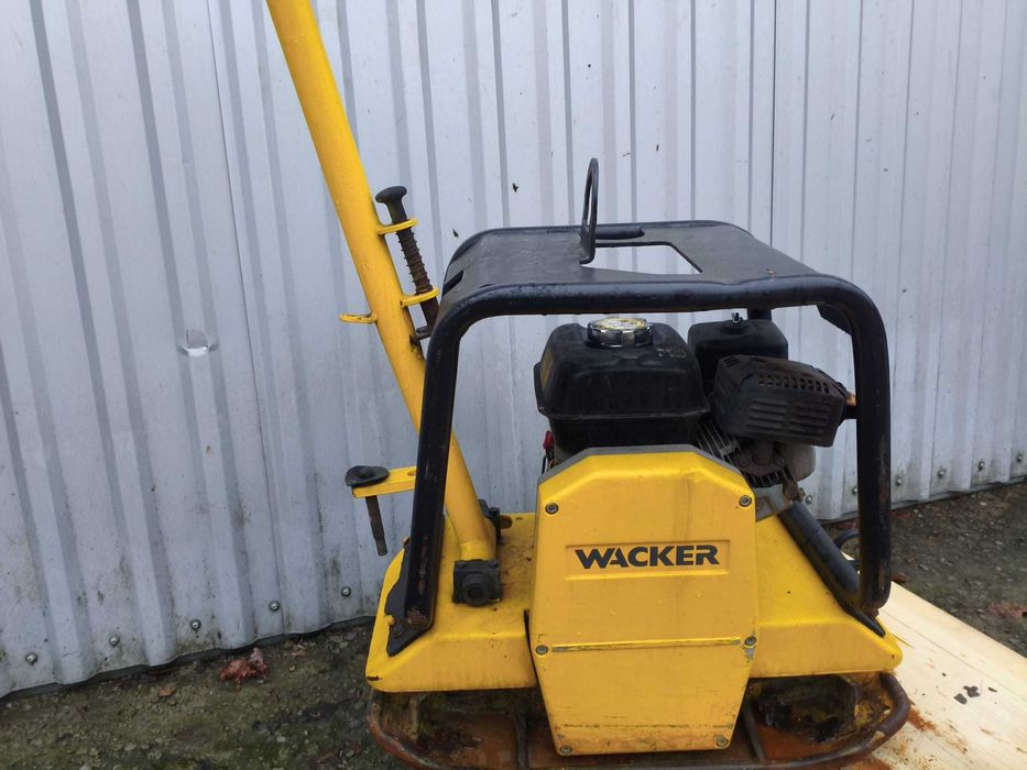 Zagęszczarka rewersyjna Wacker DPU2440 Honda 160kg