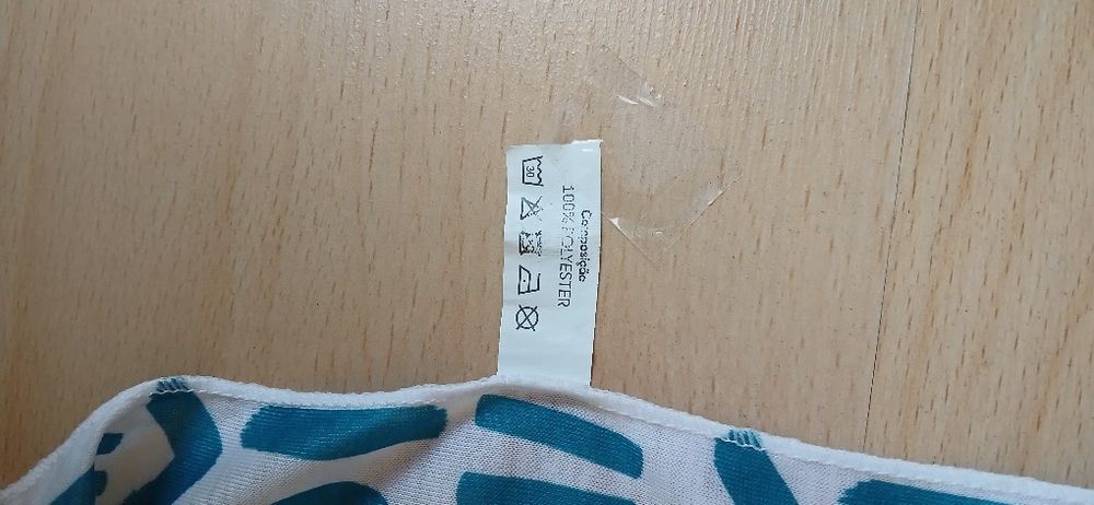 Lenço grande Meo, novo