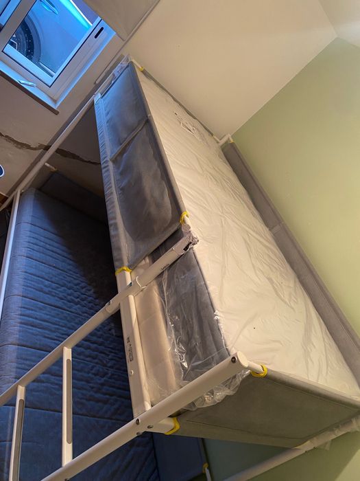 Bliche com 3 camas e colchoes