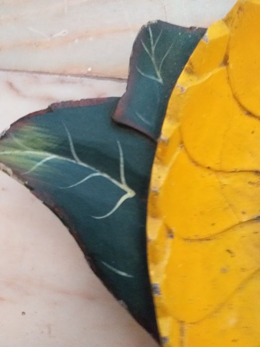 Peça  decorativa ,  girassol / fruteira  em madeira