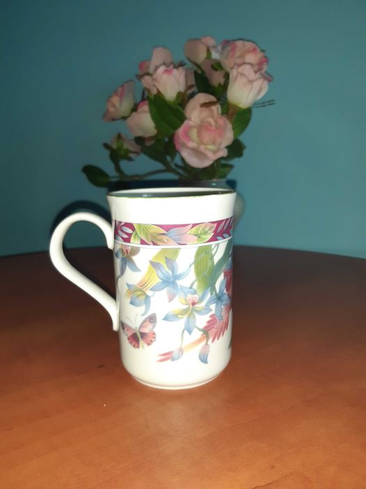Porcelana - garnuszek ''KINGSBURY'' - używany.