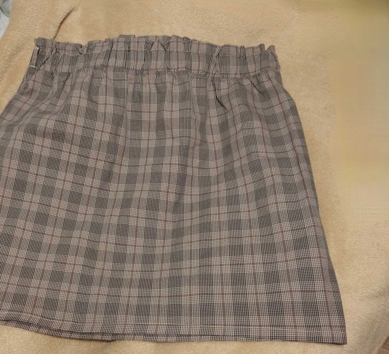 Spodnica krótka w kratkę EU 46