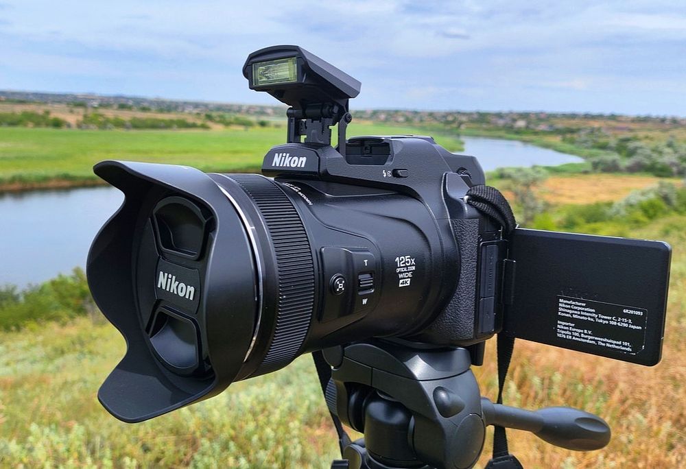Nikon Coolpix P1000 125x Zoom Wi-Fi 4K + Сумка  зумовик