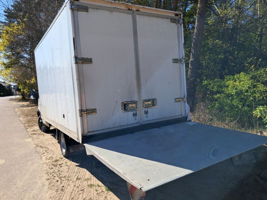 Do wynajęcia bus Iveco Daily + winda