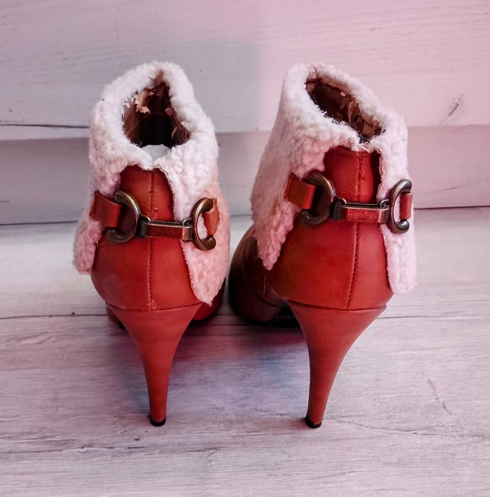 Botki szpilki beżowe rozm.42, 28cm