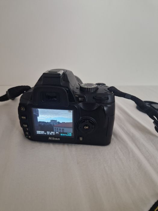 Nikon D60 + objetiva 18-55mm VR + carregador + bateria + mala Case Logic