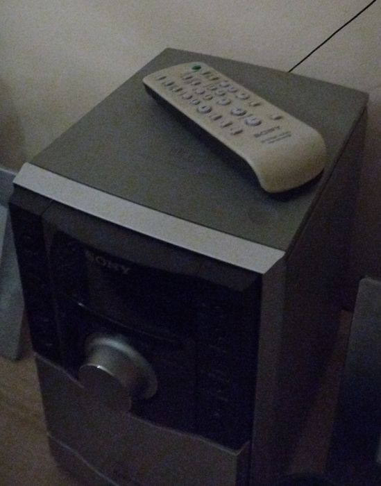 Mini wieża Sony CMT-EH10