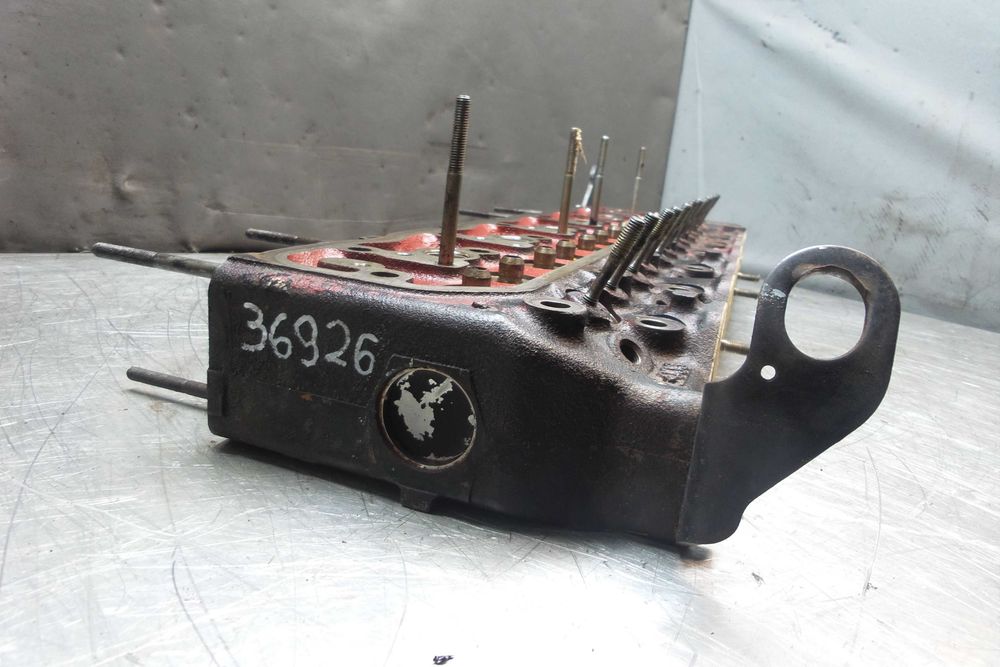 Głowica silnika Isuzu A-6BG1 TQB. Cylinder head Isuzu