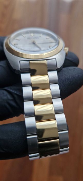 Bulova 98B272 Accutron 262kHz (płynąca sekunda)
