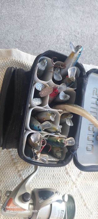 Pesca, canas , carretos e amostras