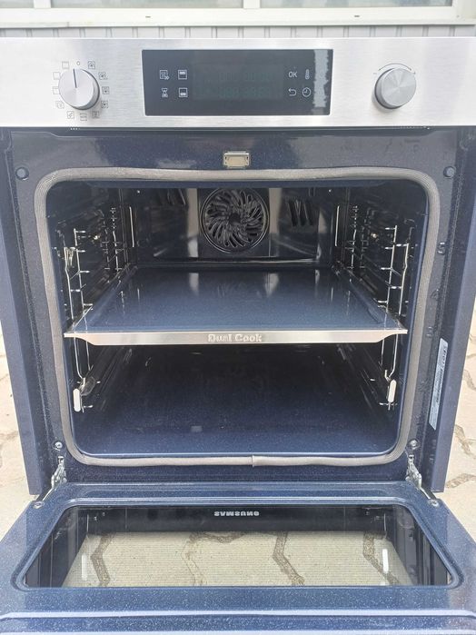 Топ духовка електрична DUAL COOK Samsung NV75N5622RT піроліз 75л