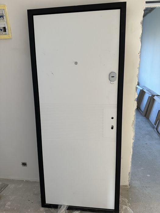 Нові Деревʼяні вхідні двері в будинок 86*206