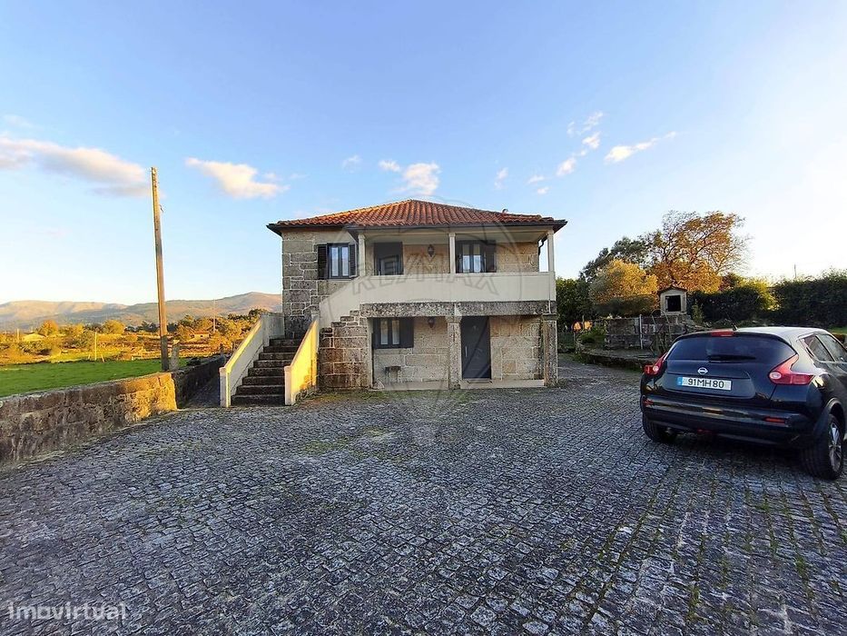 Moradia T4 para arrendamento