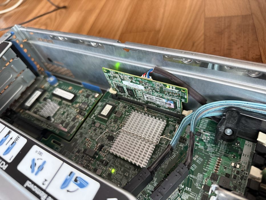 Сервер HP ProLiant DL380p Gen8 / Xeon E5-2670 / 32GB / 5x300GB SAS