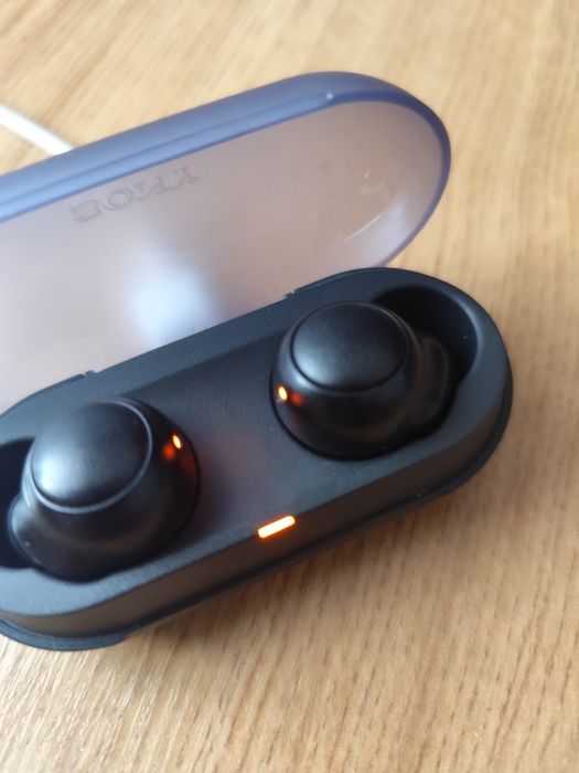 Sony WF C500 stacja ladujaca