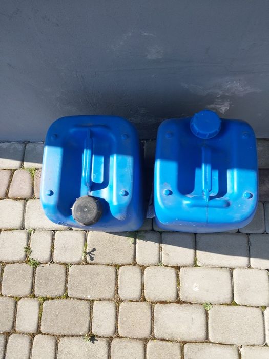 Banki 20litrowe na paliwo