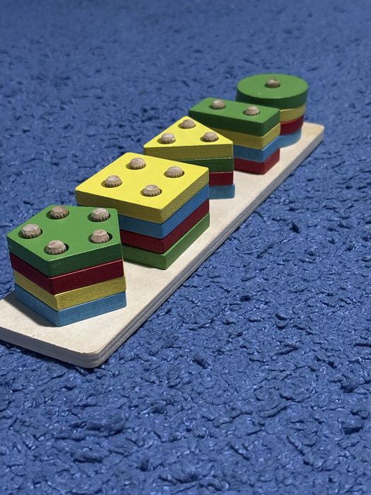 Розвиваючі іграшки,пірамідка,сортер монтессорі