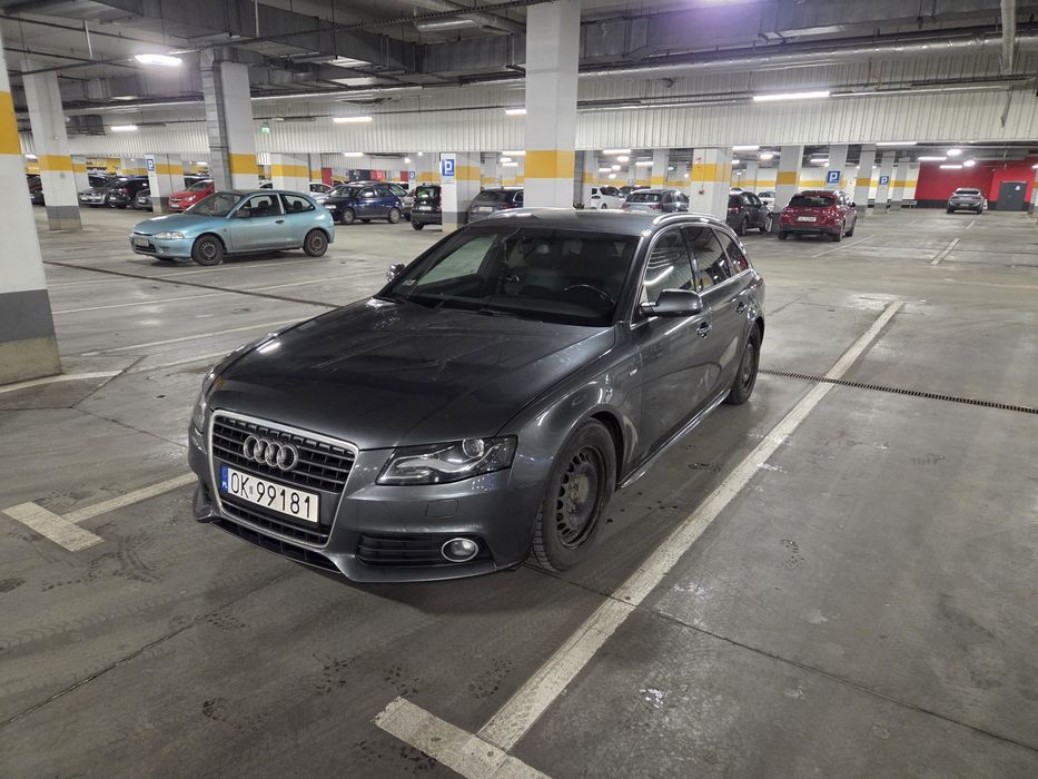 Audi A4B8 S-line AVANT, 178 km, 2010r. czarna podsufitka.
