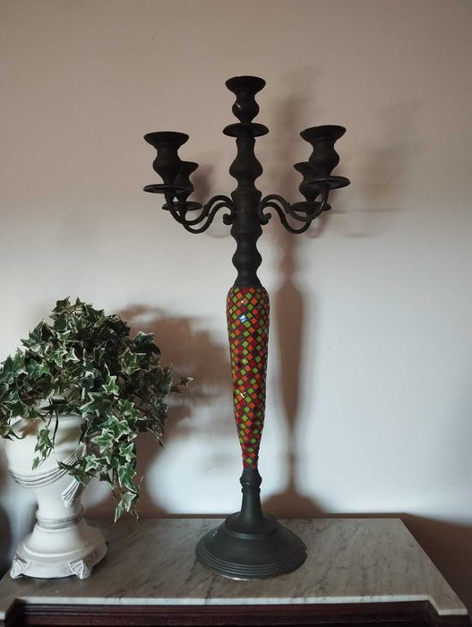 Candelabro Grande em Metal e Vidro Colorido