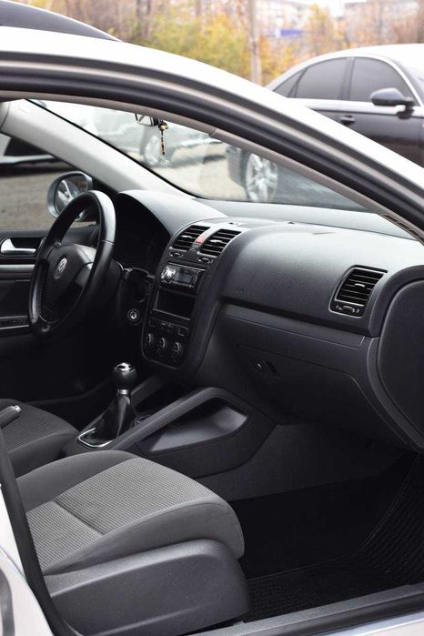 Volkswagen Golf 5 2008р. 1.6 бензин, обмін [Перший внесок від 20%]