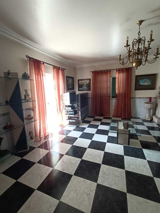 Moradia pontinha Não Imobiliárias