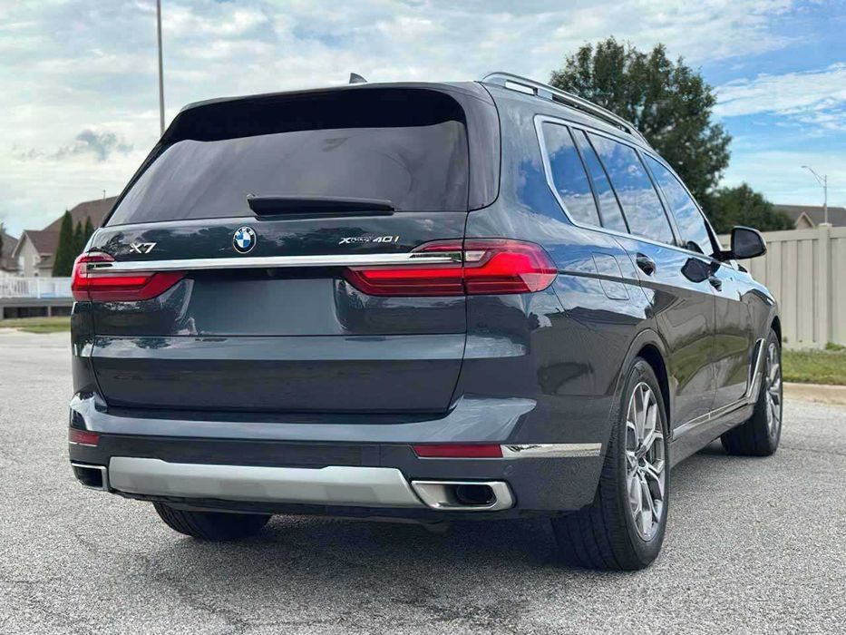 BMW X7      2021
