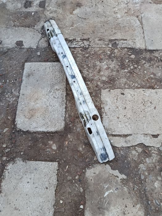 Усилитель переднего бампера бмв е39