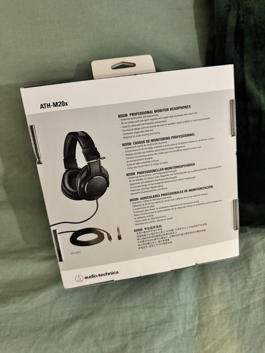 Conjunto DJ - Pioneer DJ DDJ-REV1, Audio-Technica ATH-M20x, Hercules DJMonitor 32
