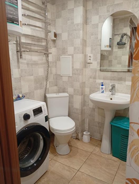 Здам 2-кімнатну квартиру (перший поверх, р-н АТБ, вул. Космонавтів).