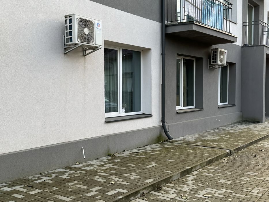 Продаж комерційного приміщення з орендарями