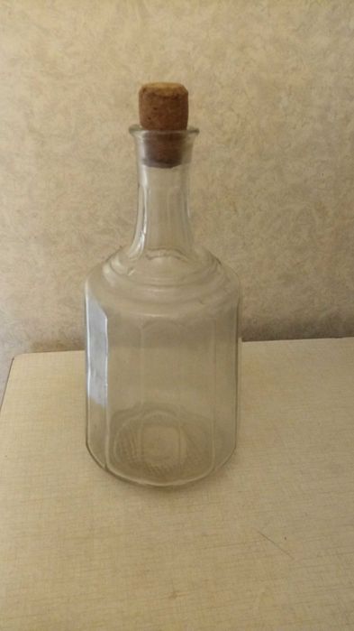 Стеклянный графин 1,5 л.