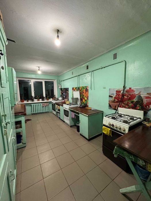 Продаж 2 кімнати в гуртожитку Виставка
