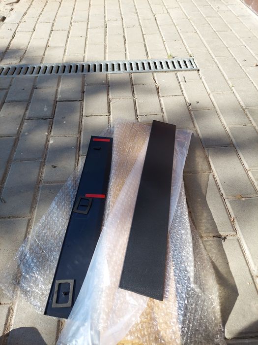 Listwa boczna  drzwi Prawa Chrysler Town Country