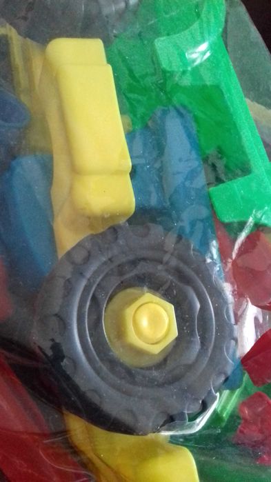 Машина - конструктор (детям от 2 до 5)