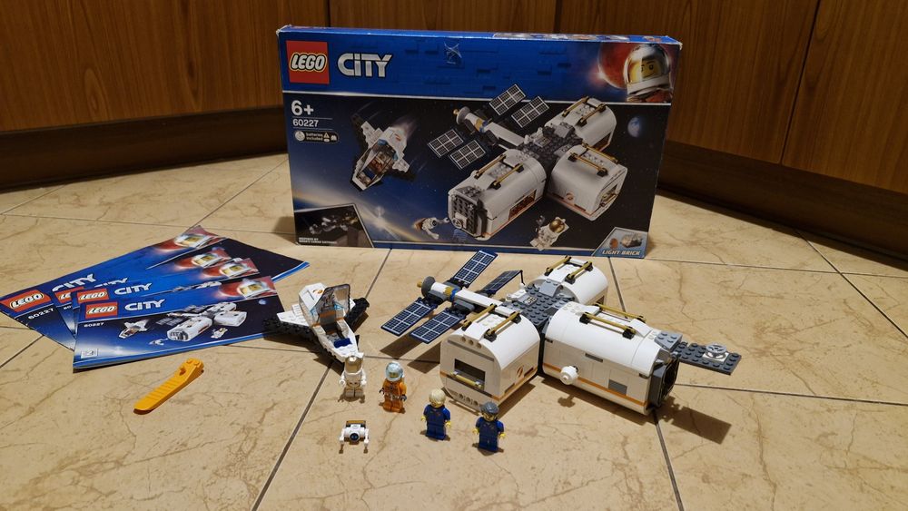 Lego city 60227 stacja kosmiczna idealna + pudełko