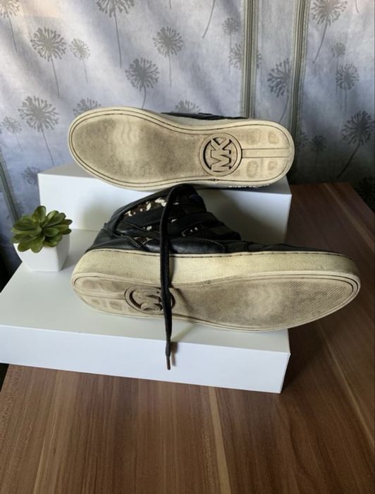 Трендові кросівки michael kors