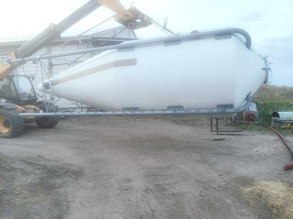 Silos paszowy 26 m3 15 t laminat tworzywo paszy drobiu trzody bydła
