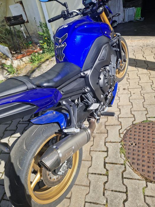 Yamaha FZ8 como nova