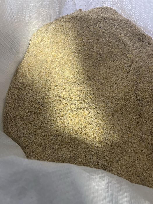 Śruta pasza karma mieszanka kukurydza mielona pszenica lub cale ziarno