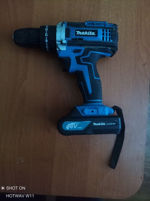 Шуруповёрт б/у рабочий с аккумулятором