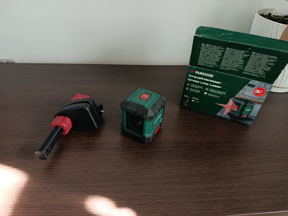 sprzedam  laser krzyzowy nowy