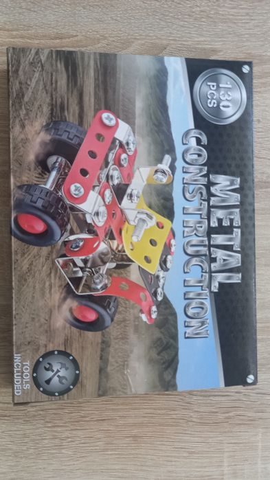 Metalowe klocki Quad 130 elementów 8+
