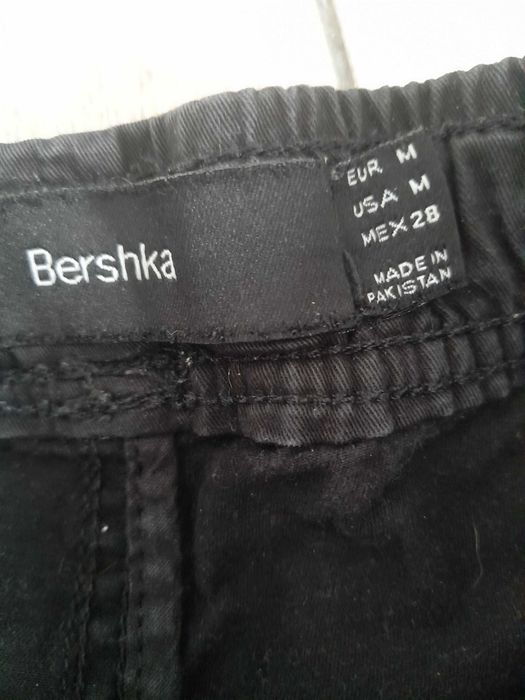 3 pary spodni Bershka