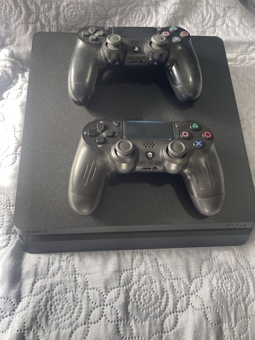Ps4 com 2 comandos
