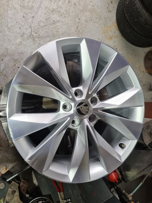 Felgi Skoda Superb 18" Oem