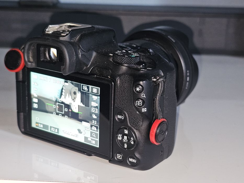 Canon R50 com sigma RF 18-50 f2.8