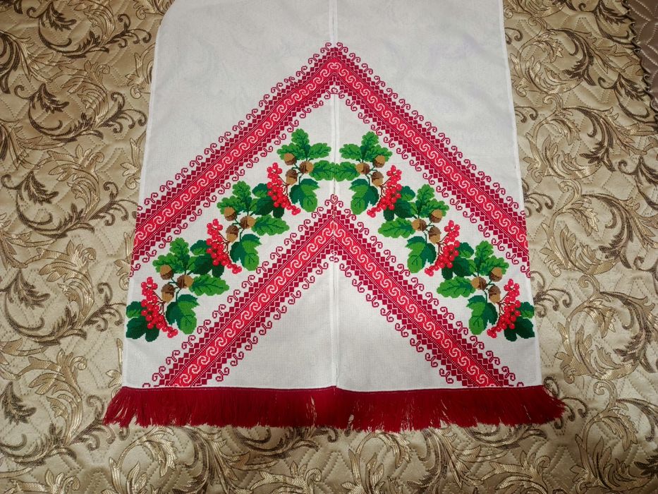 Продам вишитий рушник