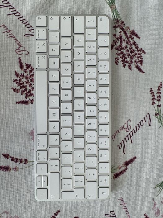 Apple Magic Keyboard – bezprzewodowa klawiatura, srebrna/biała