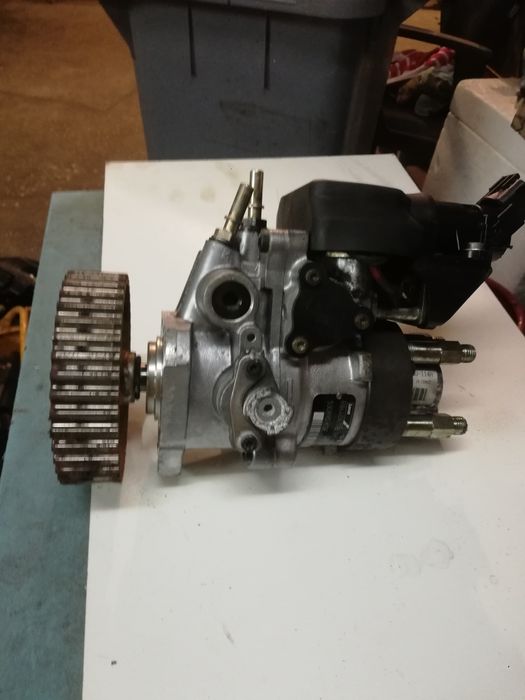 : Bomba Injetora e Coletor de Admissão Renault Kangoo/Megane - Motor F